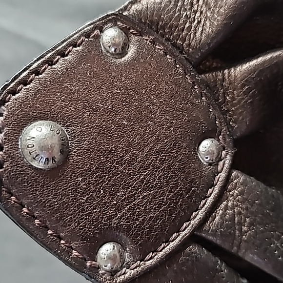 Louis Vuitton Logo Mahina XL Hobo - Picture 7 of 15